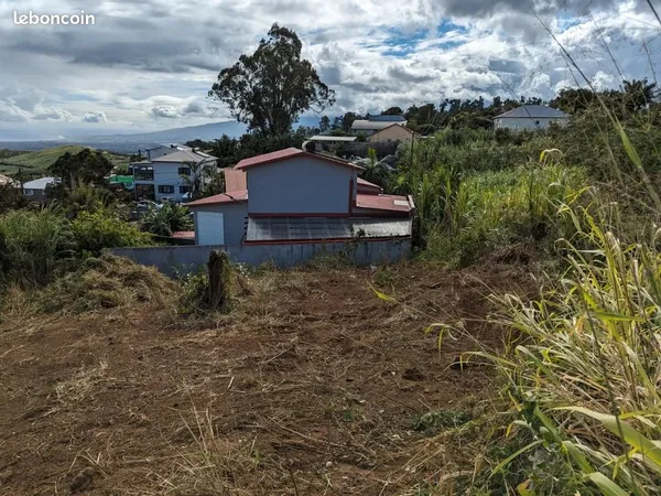 Terrain 352m²