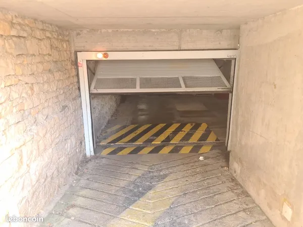 Parking en ss-sol Centre Ville Boucle