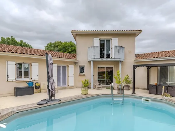 Maison 7 pièces 199 m²