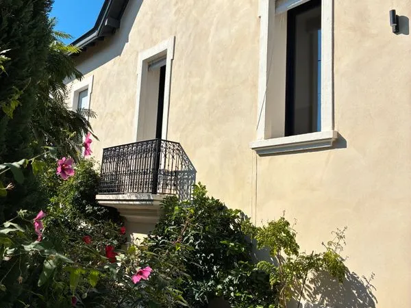 Maison de caractère en plein coeur du quartier Lepic