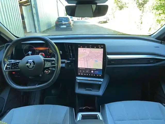 Renault Megane e-tech ev60 220 ch optimum charge — photo 14