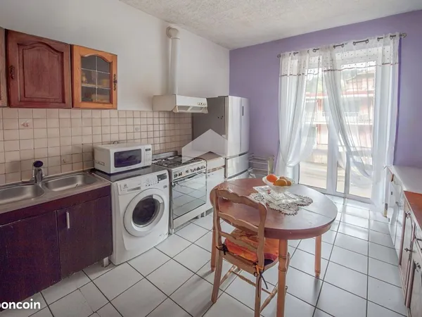Studio 5 pièces 106 m²
