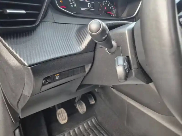 Peugeot 208 puretech 75 s&amp;s bvm5 — photo 37