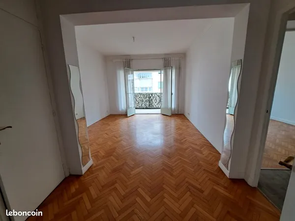 T3 À louer - Appartement 4ème étage - Perrier - Marseille 8ème