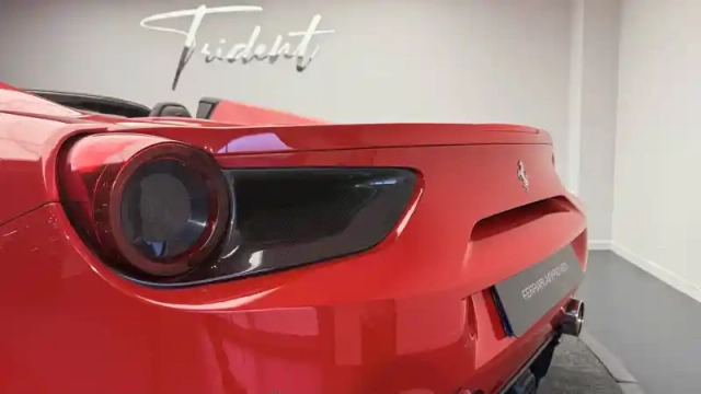 Ferrari 488 4.0 v8 670ch spider — photo 49