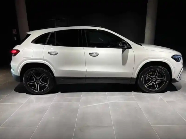 Mercedes Gla 250 e hybrid eq 8g-dct — photo 16