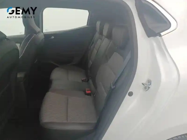 Renault Clio e-tech 140 - 21n — photo 42