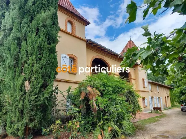 Maison 8 pièces 384 m²