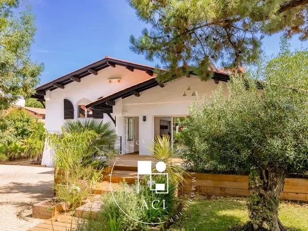 Villa rénovée avec piscine
