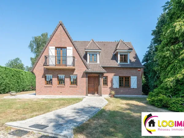 Maison 8 pièces 243 m²