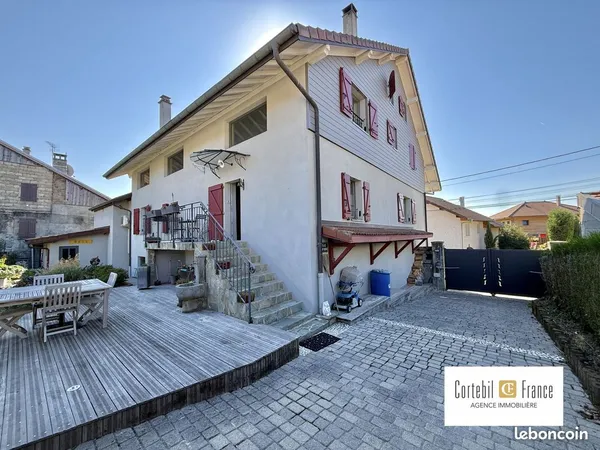 Maison de village 14 pièces 440 m²