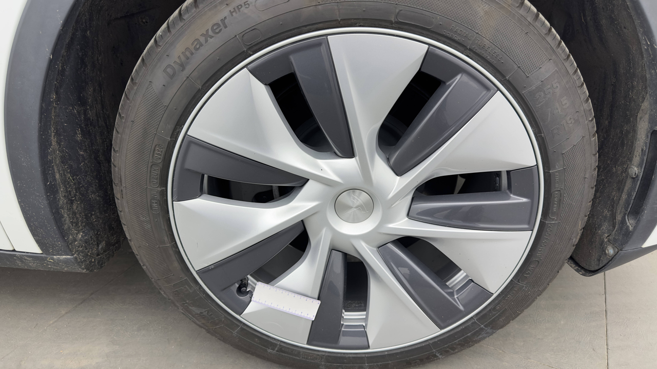 Tesla MODEL Y RWD — photo 39