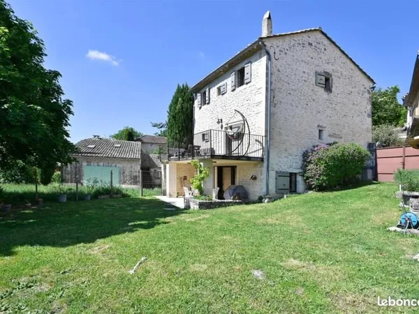 Maison 6 pièces 140 m²