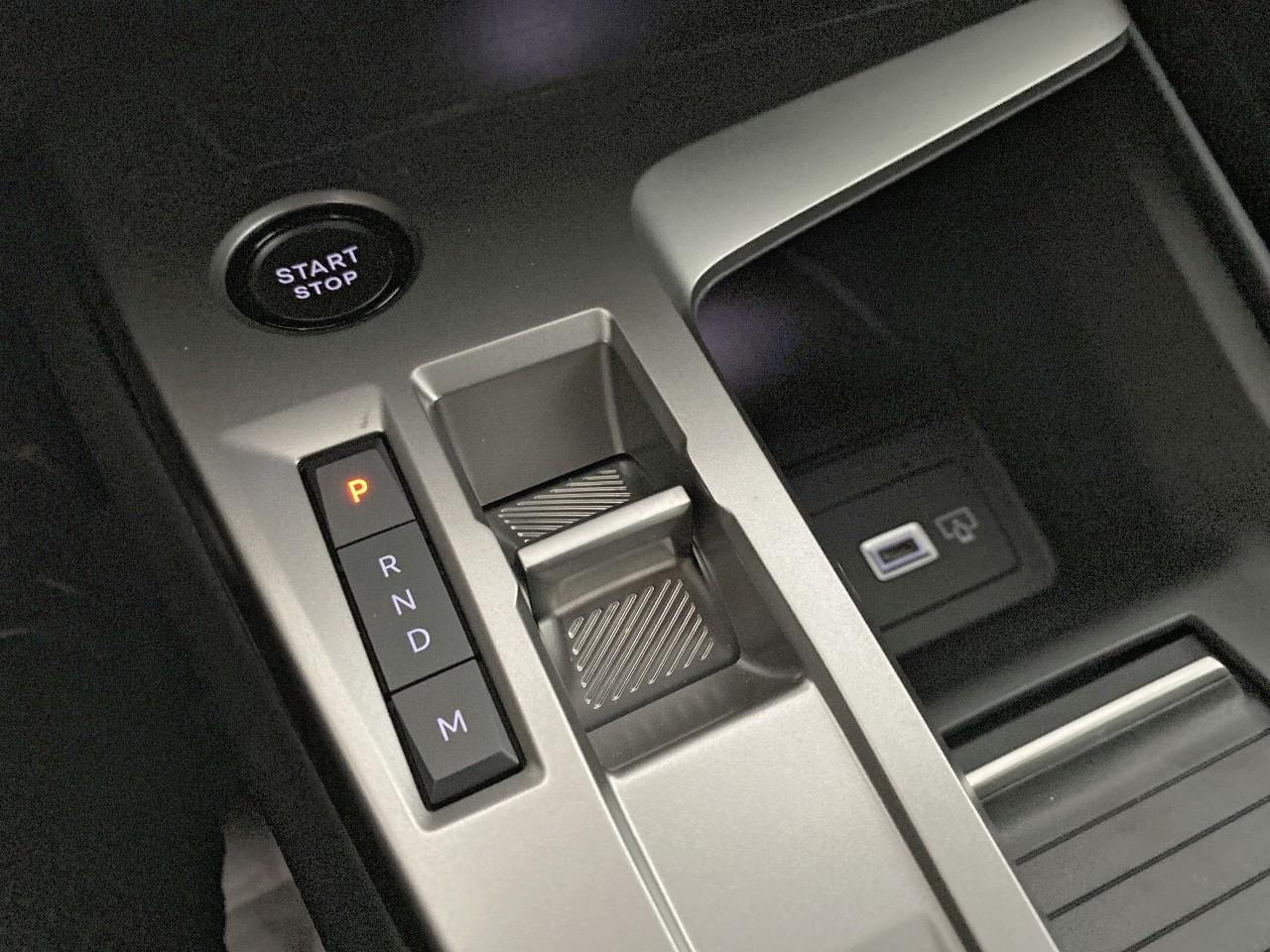 Peugeot 408 hybrid 145 e-dcs6 gt — photo 15
