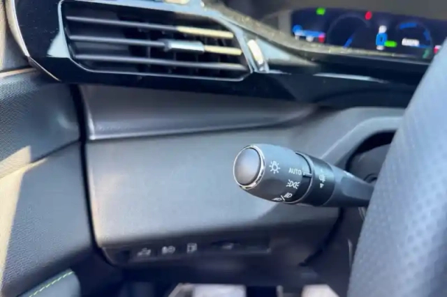Peugeot 408 plug-in hybrid 225 ch e-dcs7 — photo 21