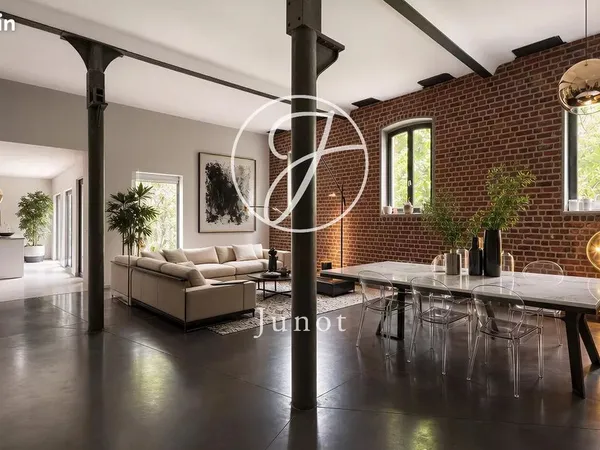 Loft 6 pièces 217 m²