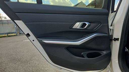 BMW Serie 3 Touring 320d 190 xDrive BVA - Edition Sport – 2019 – 141281 km – Diesel – Boîte Automatique — photo 11