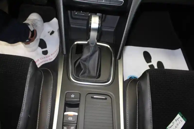 Renault Megane mégane iv berline dci 165 energy edc — photo 31