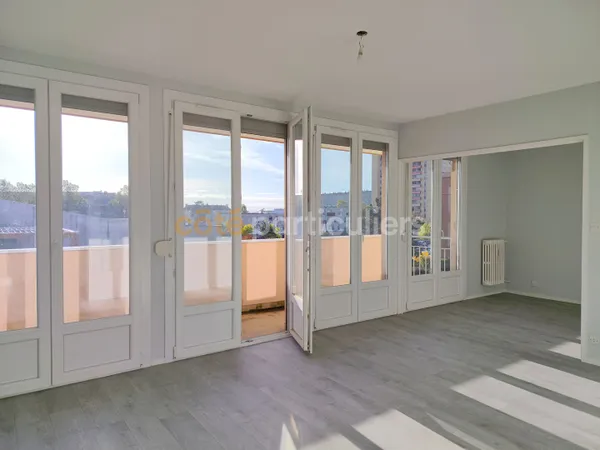 CHENÔVE - Appartement T3 de 77 m² - lumineux avec balcon