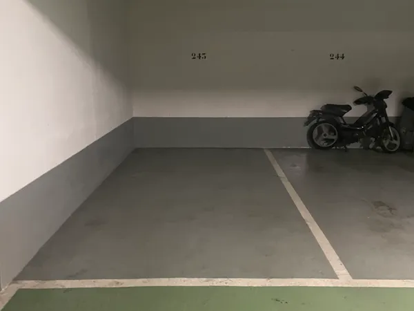 Place de Parking sécurisée - GAITE / MONTPARNASSE Paris 14