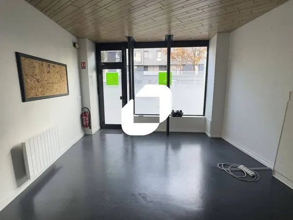 Local commercial 126 m²