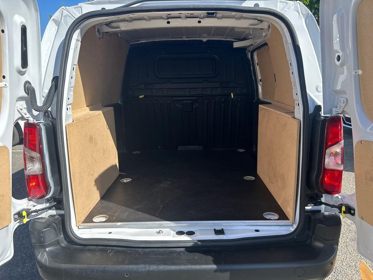 Peugeot Partner m 1000kg bluehdi 130ch s&s eat8 — photo 6