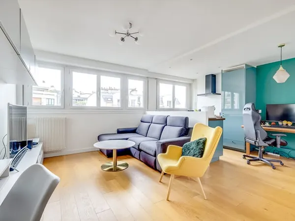 Appartement 2/3 pièces en étage élevé à vendre à Paris 15e