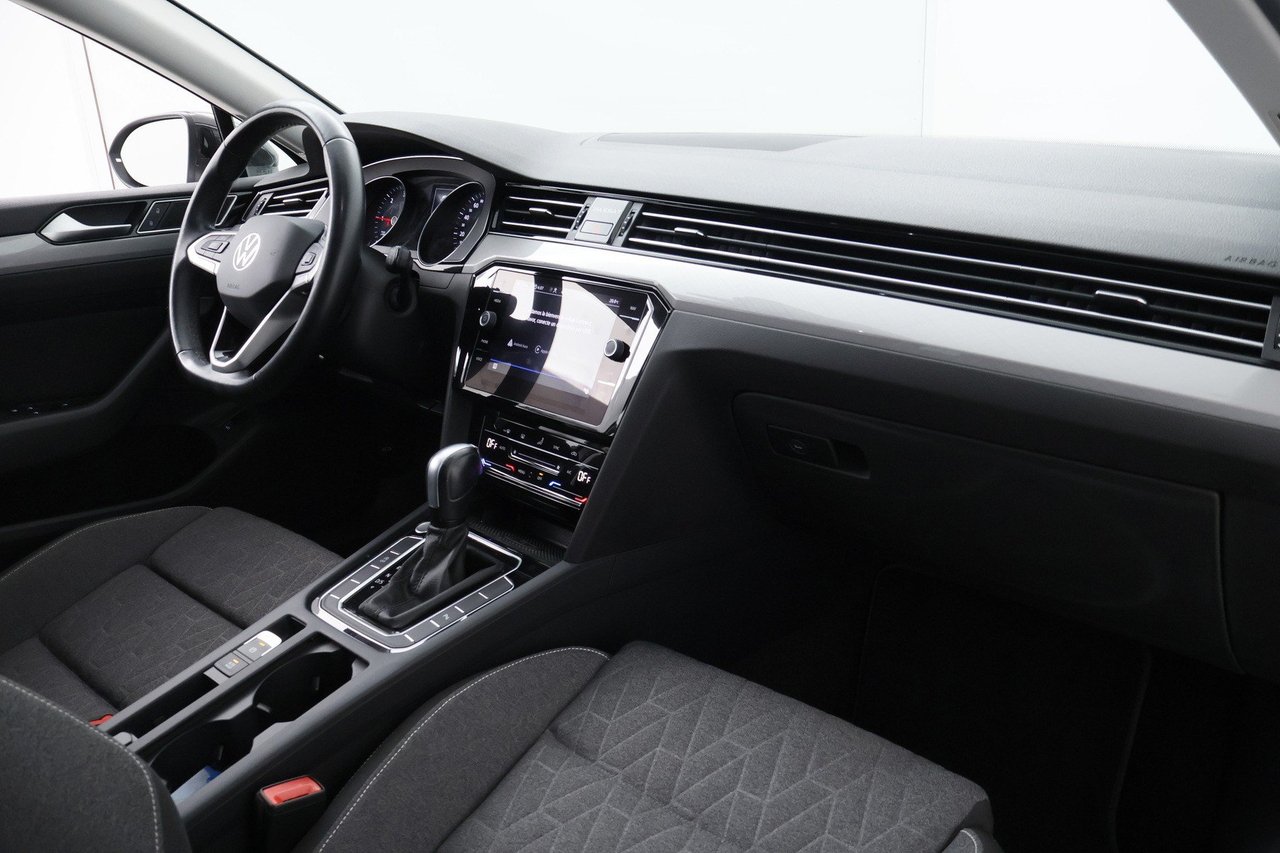 Volkswagen Passat SW — photo 31