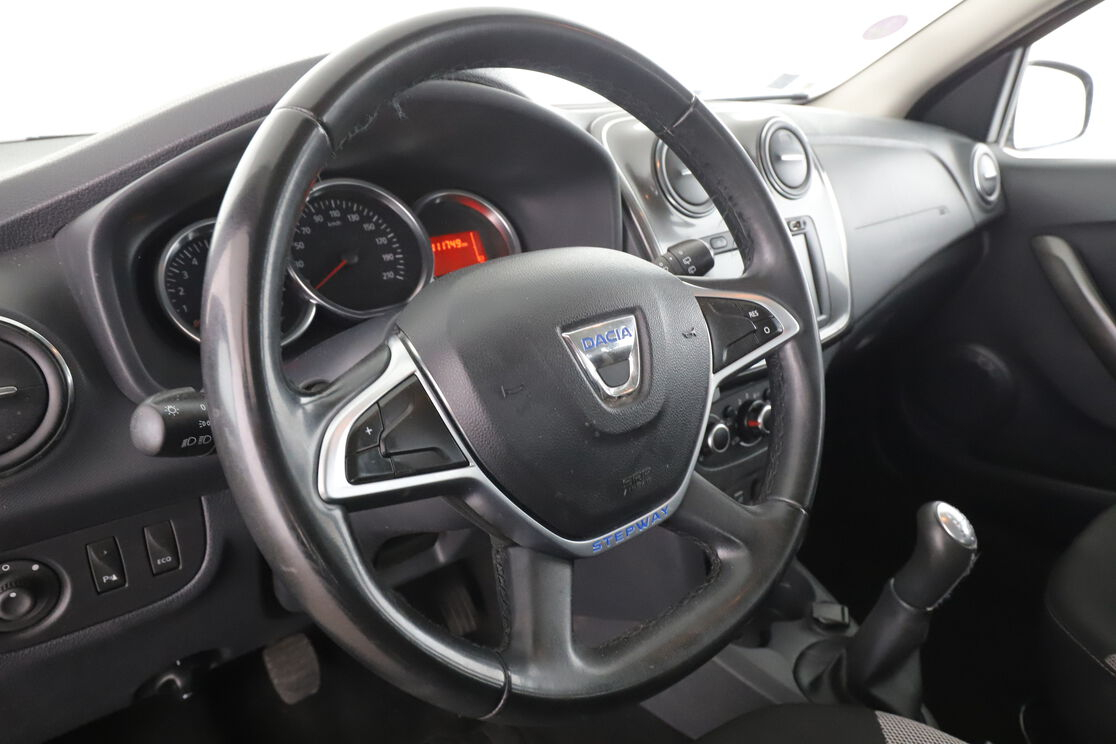 Dacia Sandero Stepway 0.9 TCe — photo 10
