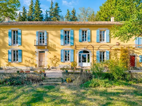 Maison 9 pièces 342 m²