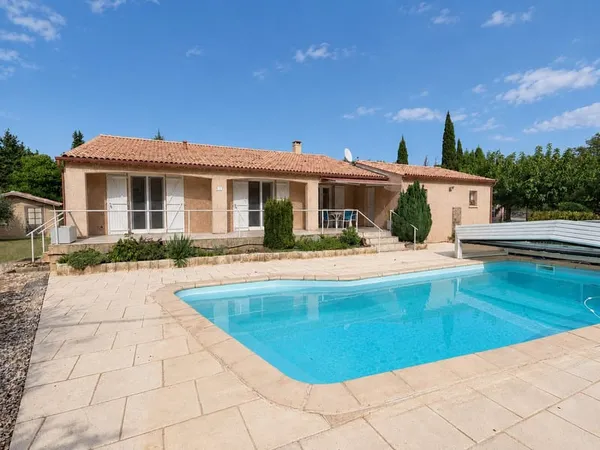 Jolie plain-pied sur 1500m2 de terrain proche ST QUENTIN LA POTERIE