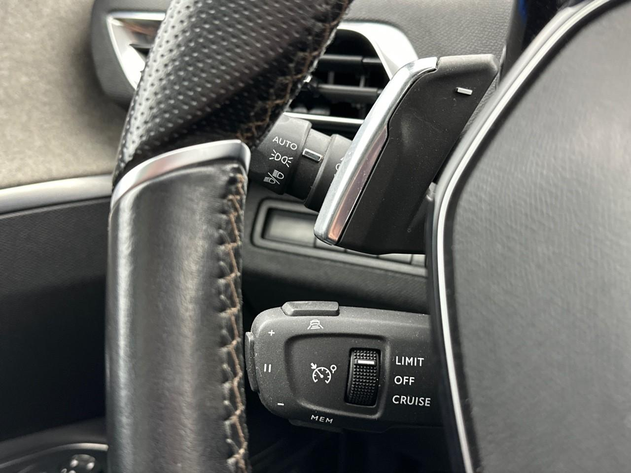 Peugeot 3008 hybrid 225 e-eat8 gt pack — photo 17