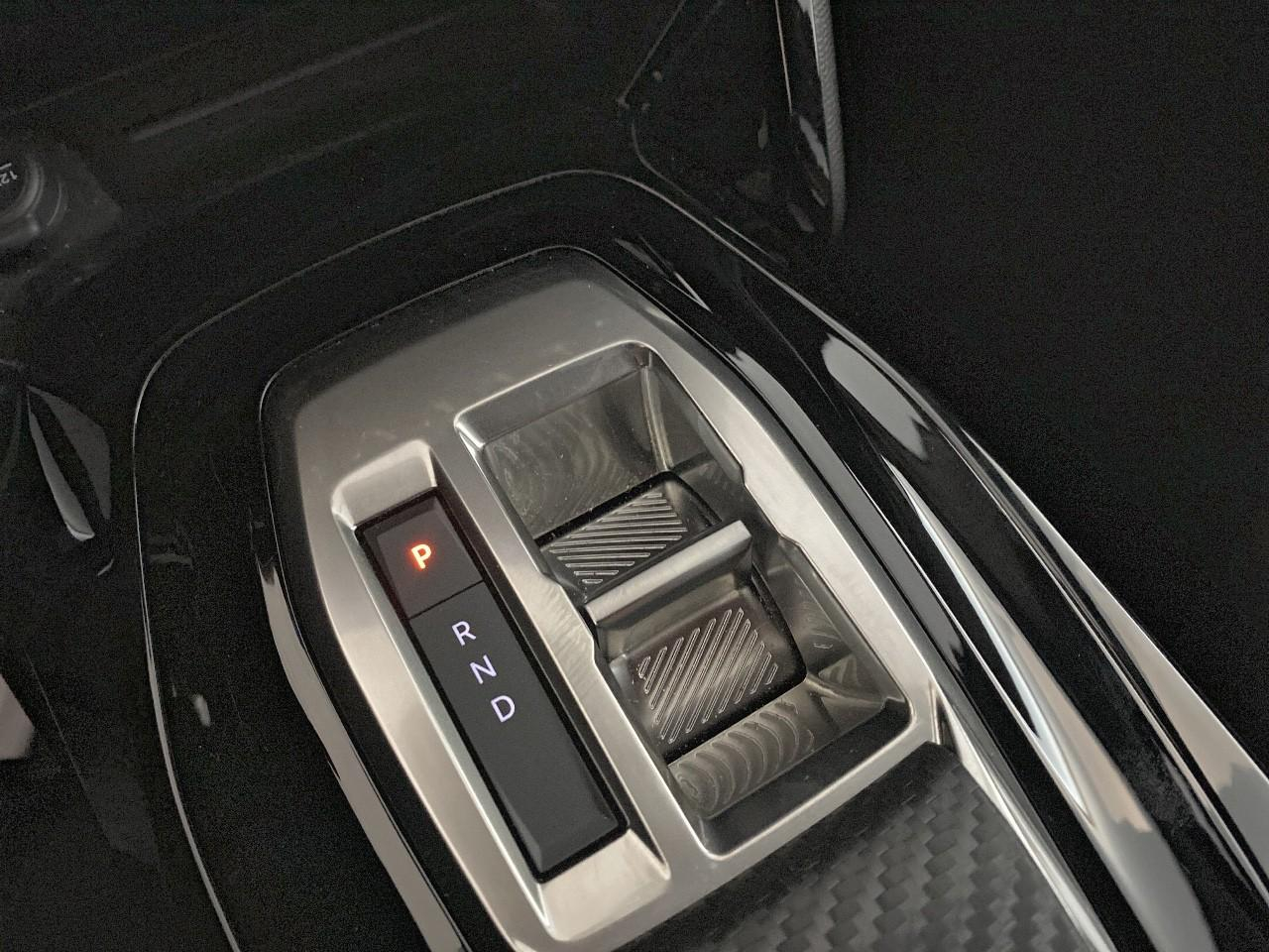 Peugeot 2008 hybrid 145 ch e-dcs6 allure — photo 15