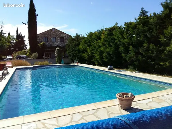 Maison f7 avec psicine meuble