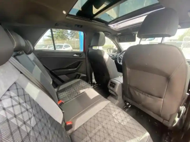 Volkswagen T-Roc 1.5 tsi evo2 150ch r-line dsg7 — photo 15