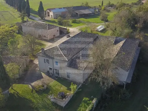 Propriété agricole 10 pièces 210 m²