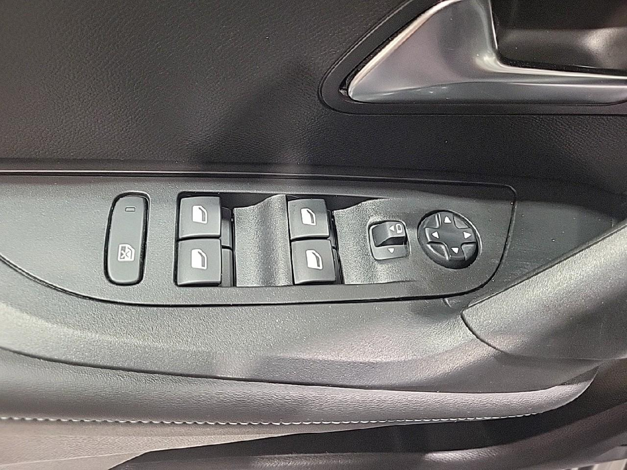Peugeot 2008 puretech 100 s&s bvm6 allure — photo 23