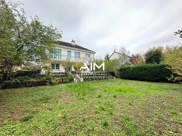Maison avec beau potentiel - 107 m² habitables