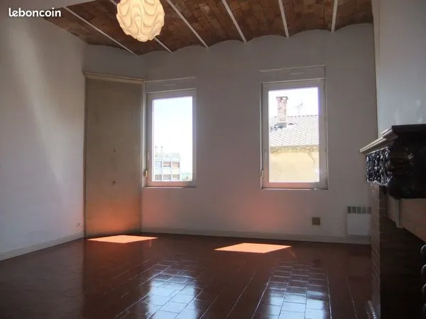 2 pièces - 56m2 - place Jean JAURES - RDC/4e étage