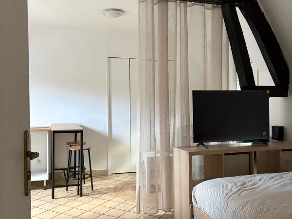 🏠✨ Studio meublé de 19,27m² à louer - Centre-ville de Sens