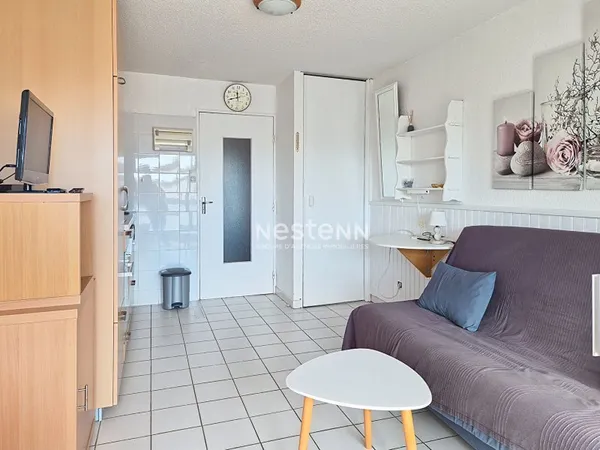 OPPRTUNITE SUR AGELES STUDIO 26M2 DANS RESIDENCE AVEC PISCINE A DEUX PAS DES PLAGES