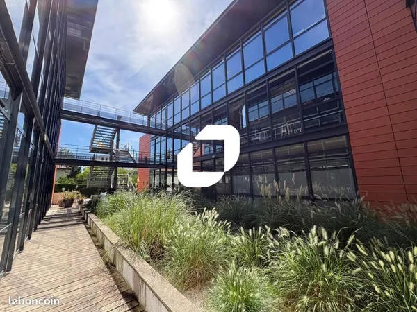 Bureaux 855 m²