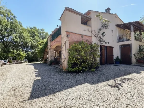 Maison, studio, avec accès au lac d'Esparron de Verdon