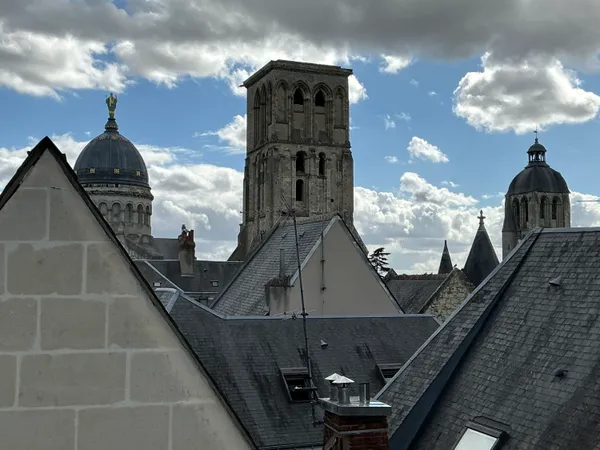 Appartement duplex de caractère avec poutres apparentes et cheminée 95M² - Tours Centre