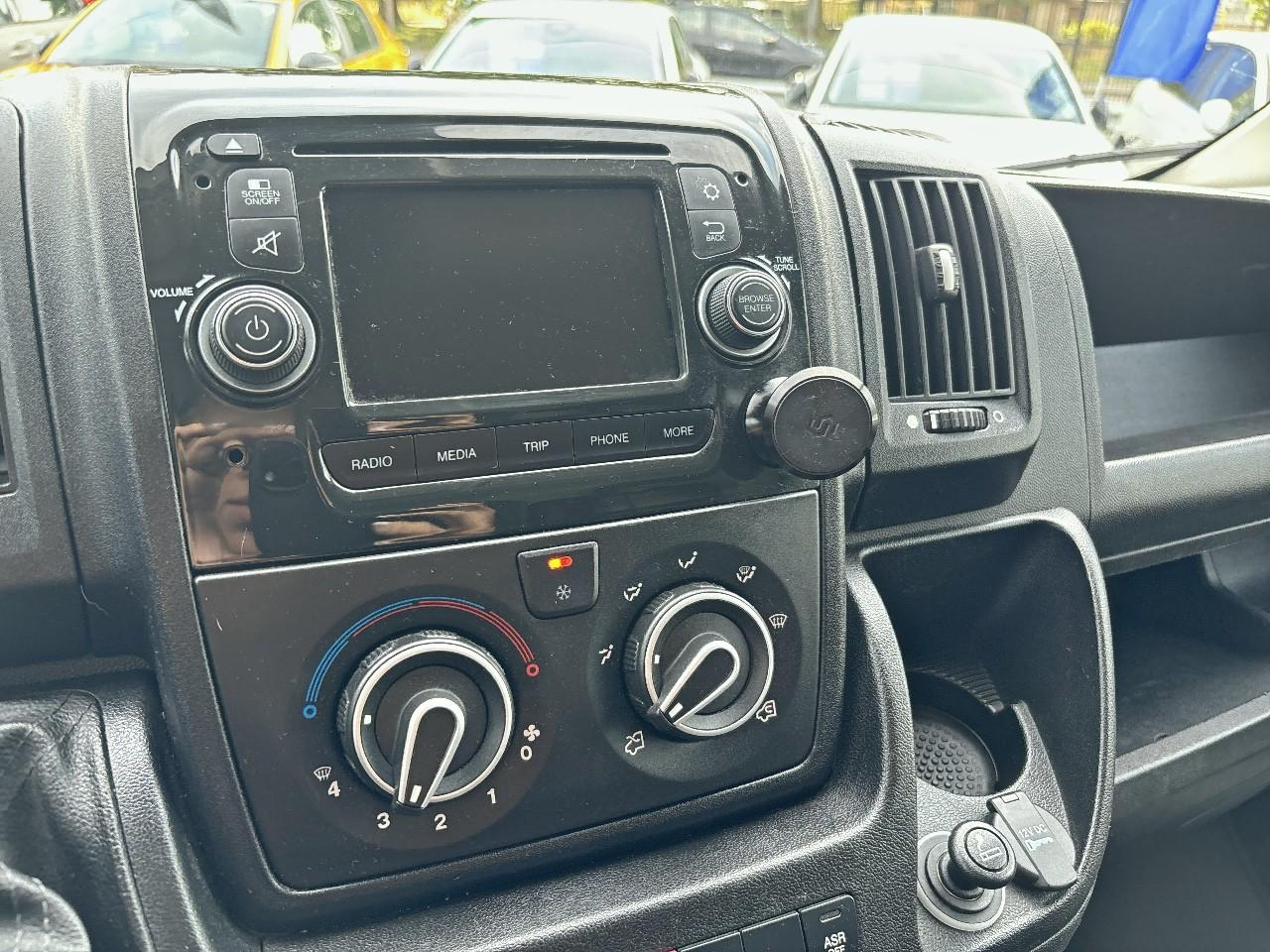 Citroën Jumper 30 l2h2 2.0 bluehdi 130 club — photo 13