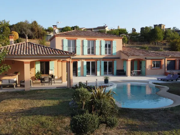 Maison 7 pièces 200 m²