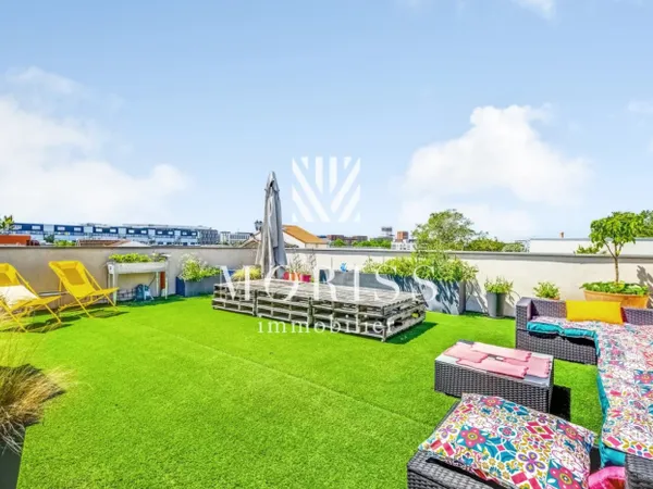 MAISON INDIVIDUELLE / ROOFTOP / ATYPIQUE / COUP DE COEUR / 217M2