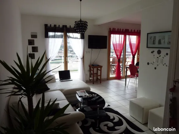 A LOUER T3 61M² LA TOUR EN JAREZ 42 ( grande terrasse+ garage+parking)