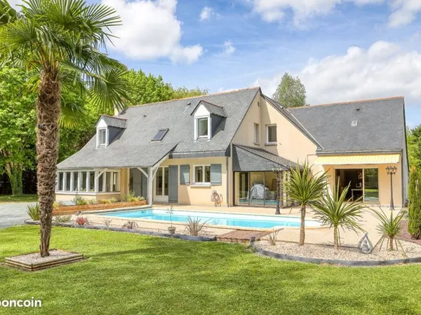 Propriété 8 pièces 270 m²