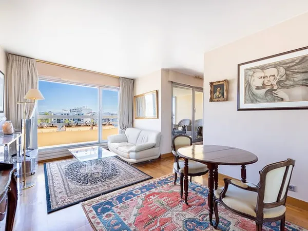 COURBEVOIE VERDUN - DERNIER ETAGE - 2P - 319 000 € FAI